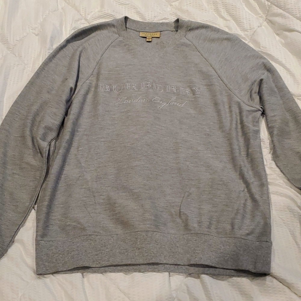 Like New Burberry Light Grey Sweater XL